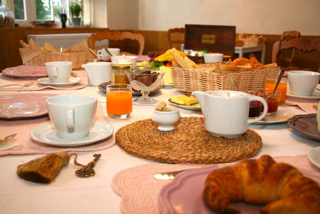 Bed and Breakfast Manoir de la Manantie - Les Collectionneurs à Lezoux Extérieur photo